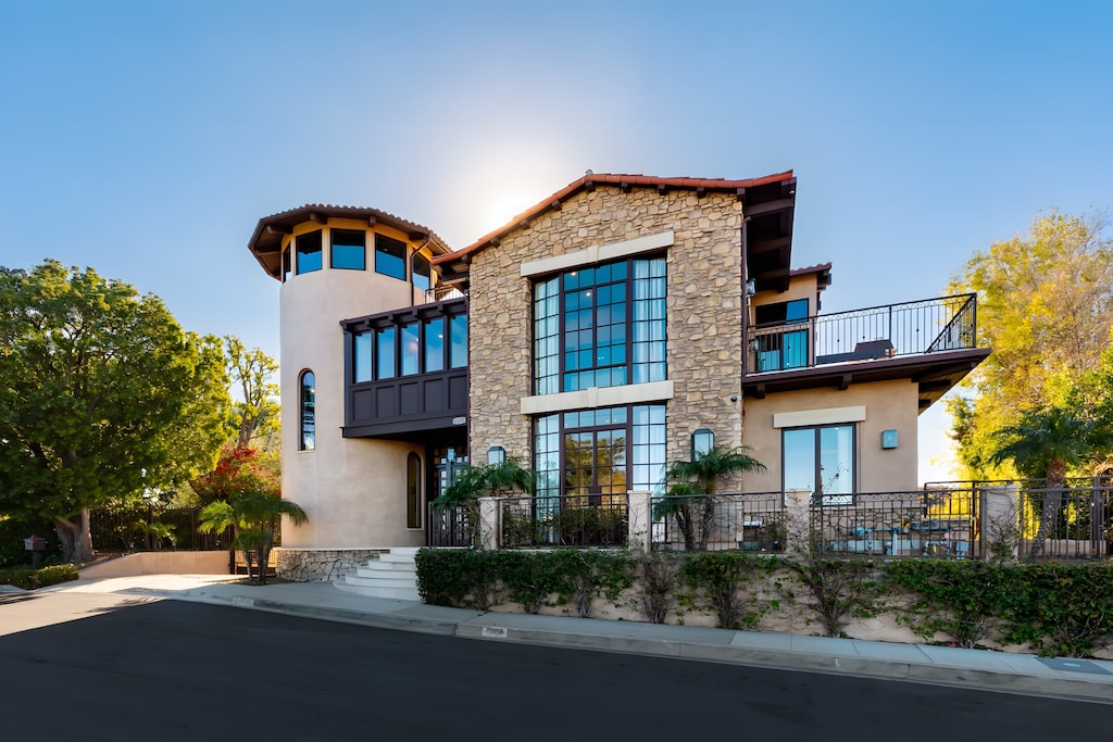 Book now to secure your next LA getaway!