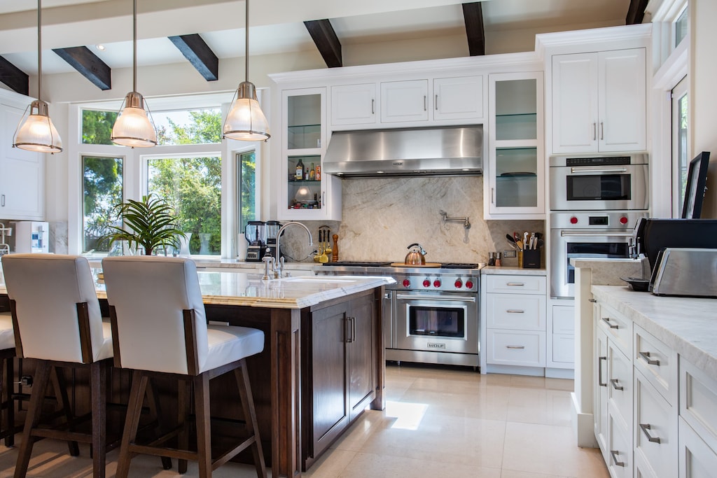 Modern and sleek kitchen.