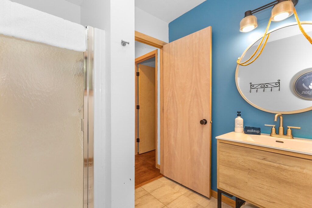 A splash of blue and warm wood for everyday luxury.