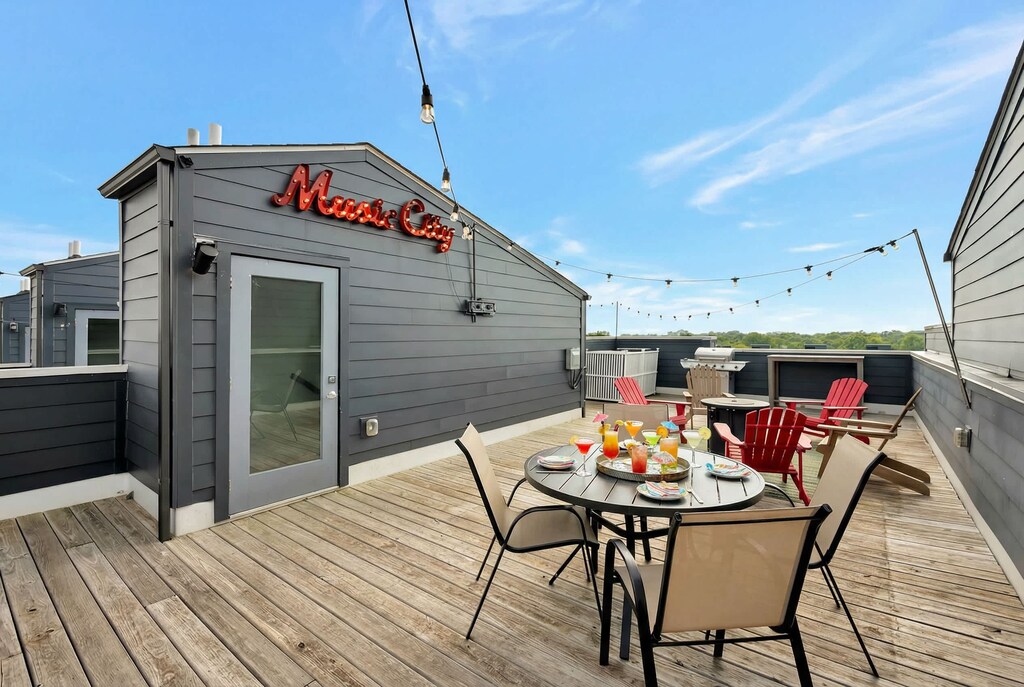 Elevate your Nashville getaway at this stunning rooftop oasis! Enjoy chic seating and skyline views—perfect for cocktails and laughter with friends. Ideal for bachelorette parties and luxury reunions, this stylish retreat promises unforgettable memories in Music City. Make it your ultimate escape!