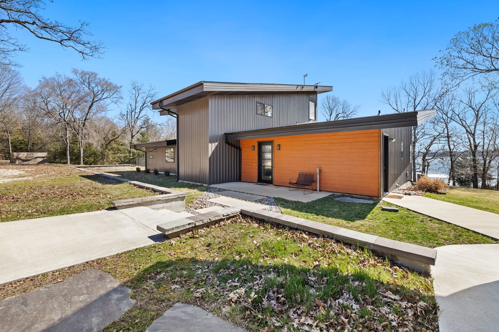 At home, enjoy luxury amenities for 9 guests in our 3-bedroom, 3.5-bathroom home with a large loft, fully stocked kitchen, and sunlit living room.