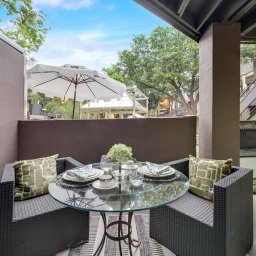 Upscale Dallas 2-Bed Condo + Patio & Resort Pool