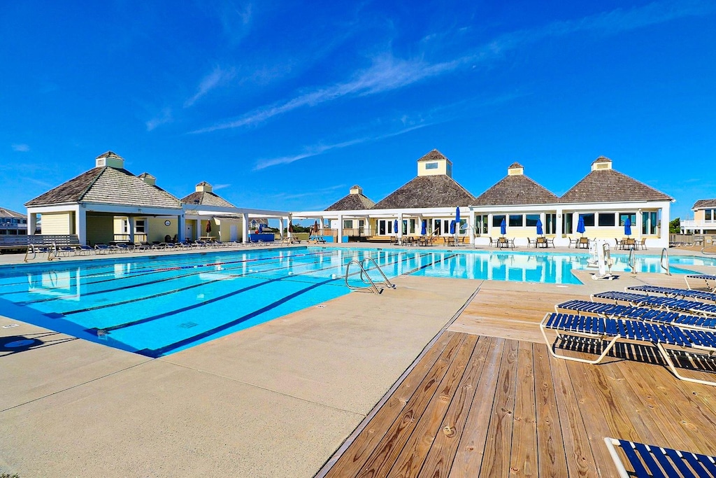 Village At Nags Head Community Pool