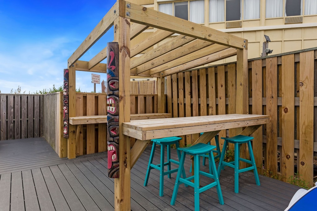 Outdoor tiki bar