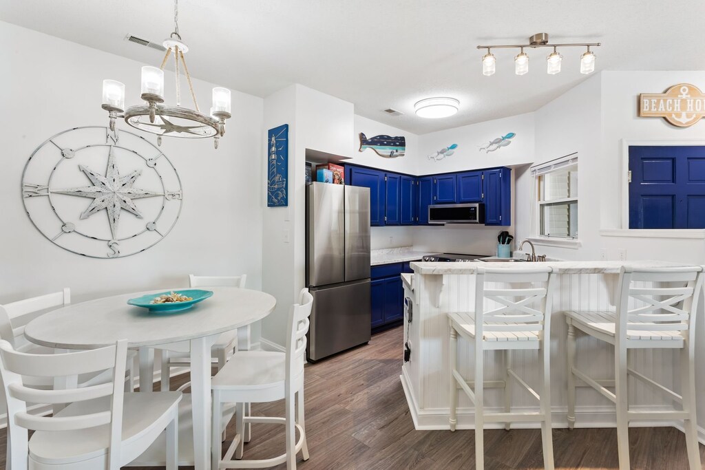 Prep a delicious meal in the modern Kitchen to enjoy at the Counter Bar or the Dining Area together.