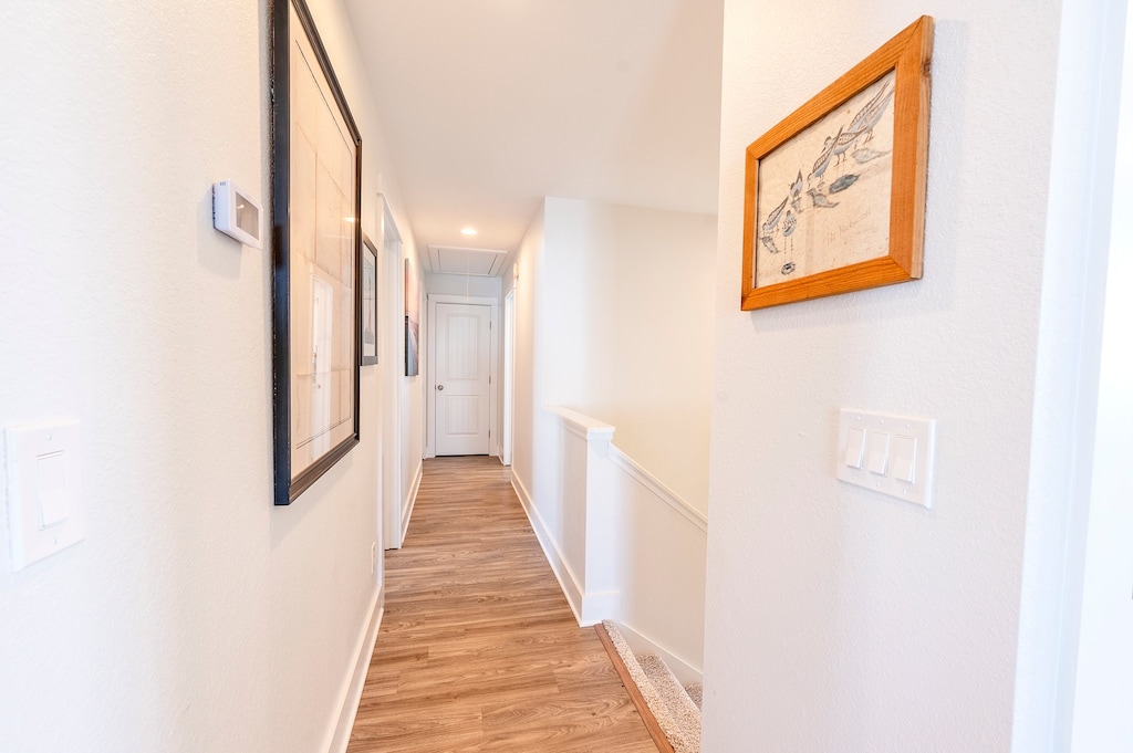 Easily pass between rooms.