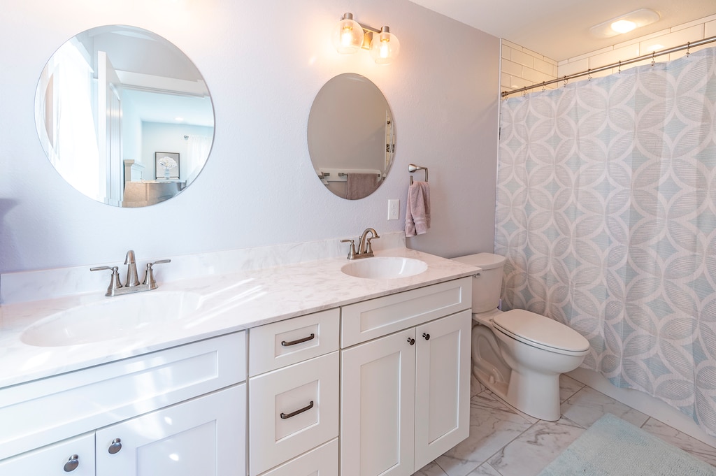 A Full Master Bathroom provides easy access to comfort throughout your stay.