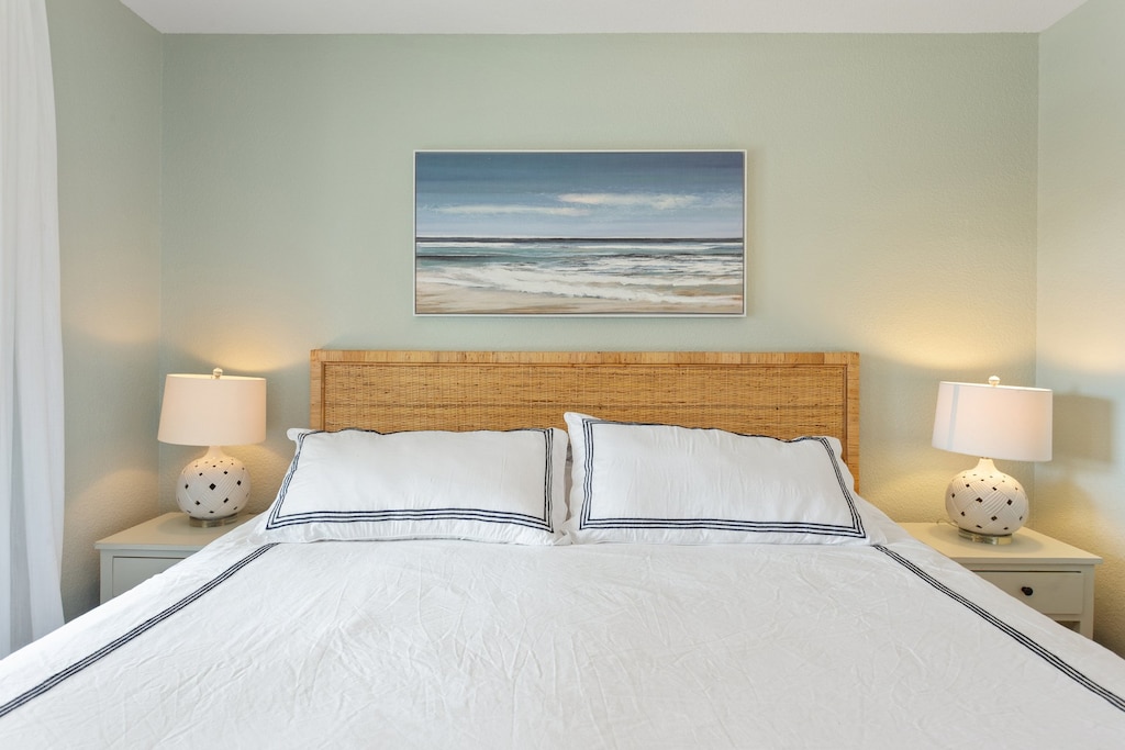 The Middle Level is thoughtfully designed for relaxation and privacy, with another King Master Bedroom boasting its own private bathroom.