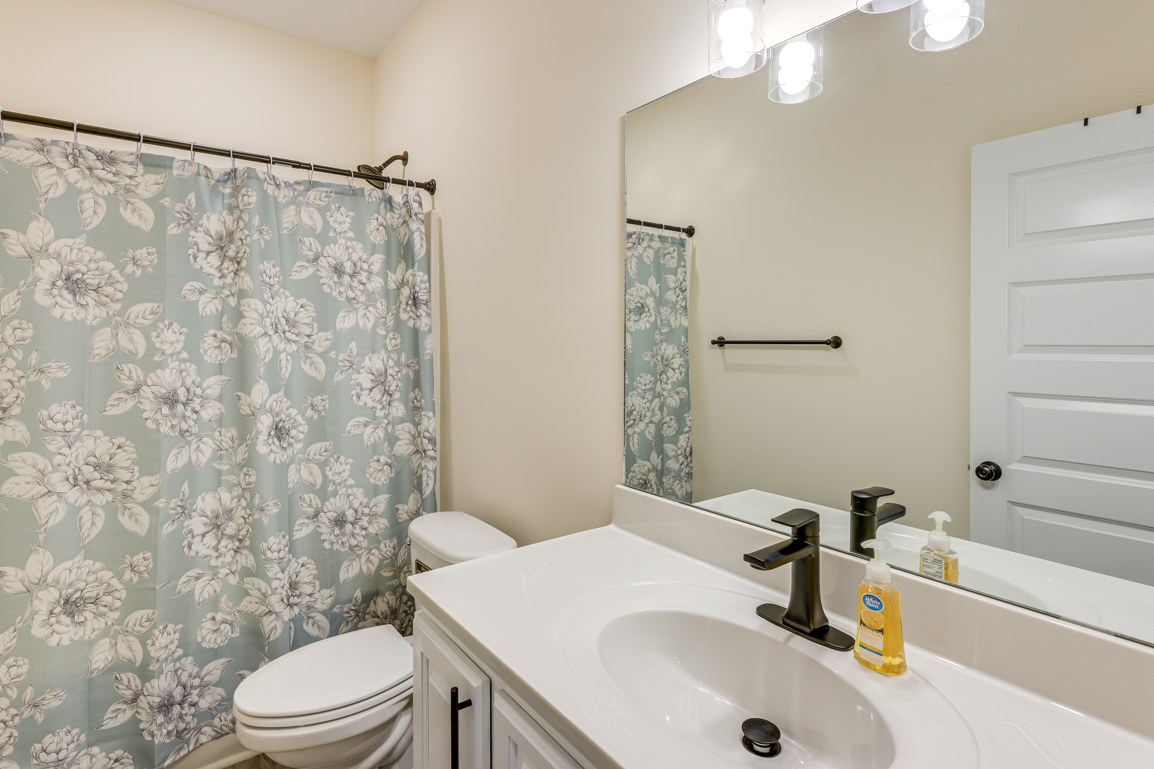 11 Mi to Troy University: Family Home w/ Yard