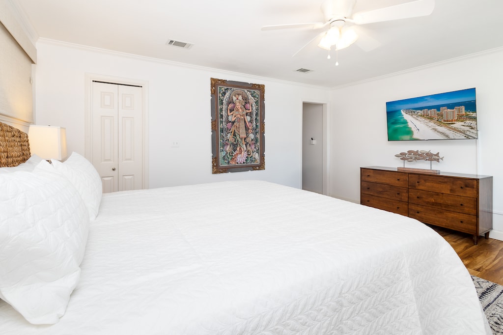 Panferio Paradise Master Bedroom