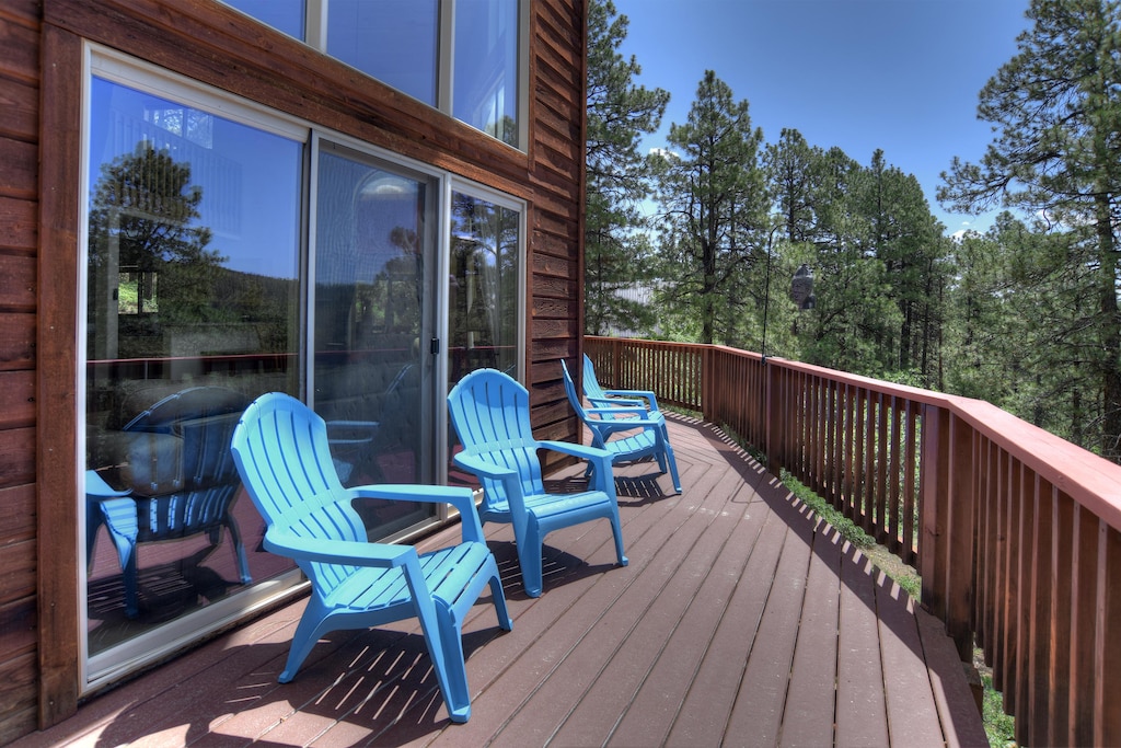 Spacious deck with seating 