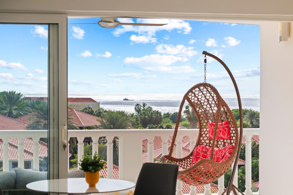 Little Dreams | Tropical Getaway at Blue Bay