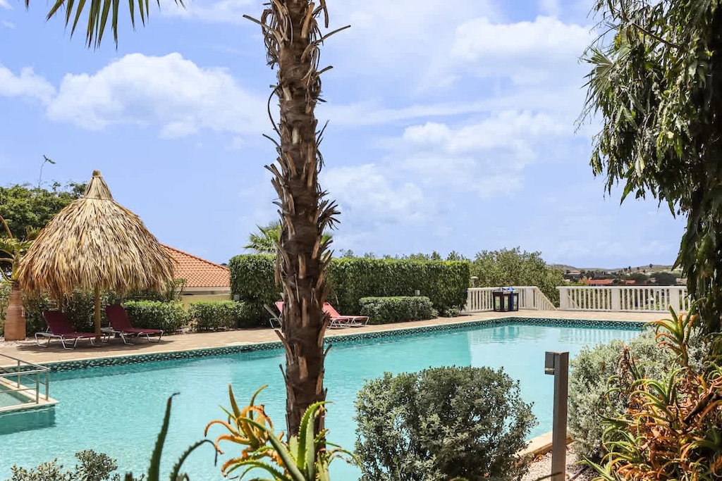 2-bedroom Vacation Rental Apartment in the Blue Bay Golf & Beach Resort with Pool-access, Photo 3