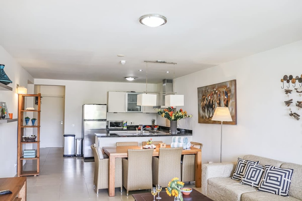 2-bedroom Vacation Rental Apartment in the Blue Bay Golf & Beach Resort with Pool-access, Photo 7