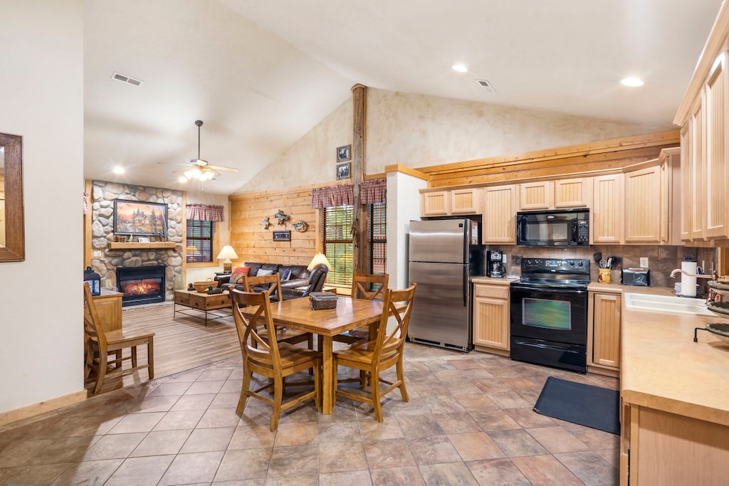 Full Kitchen and Dining Area