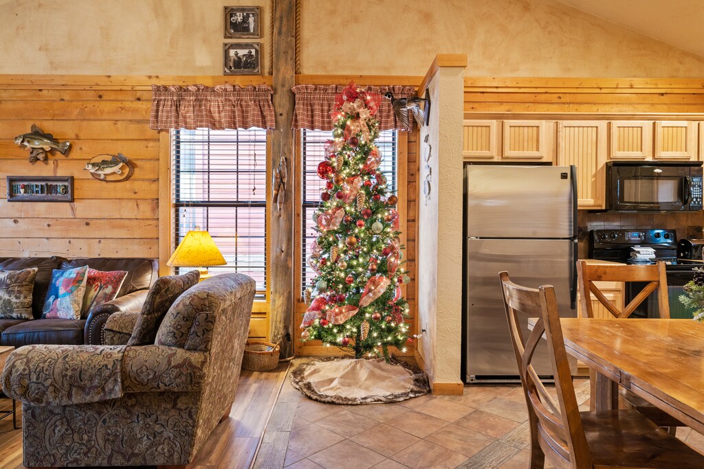 Holiday decorations may vary and are usually displayed from November to January each year.