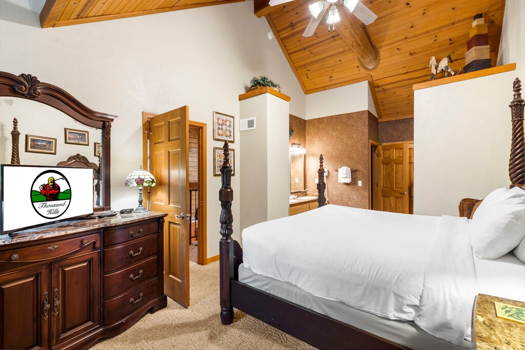 Master Bedroom Suite Upstairs