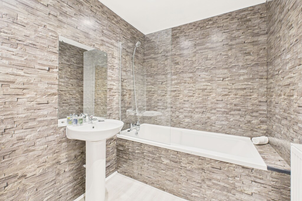 Drummond Suite, North Shields - Host & Stay