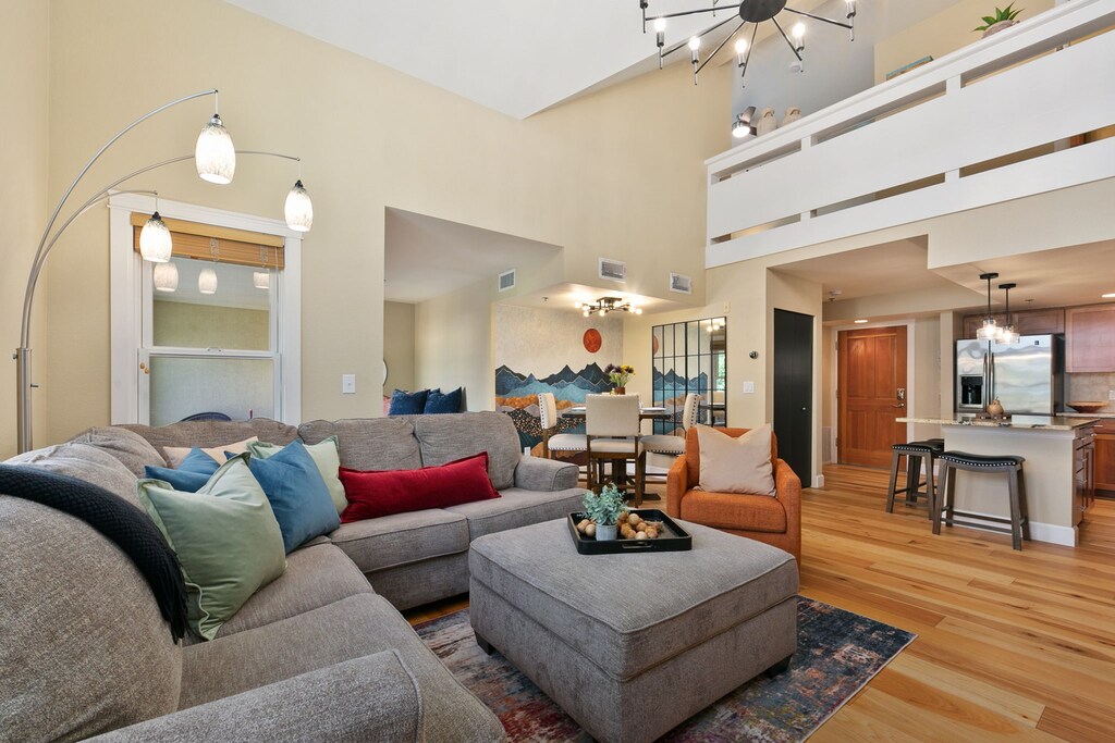 Living Area with Vaulted Ceilings | Plenty of comfortable seating!
