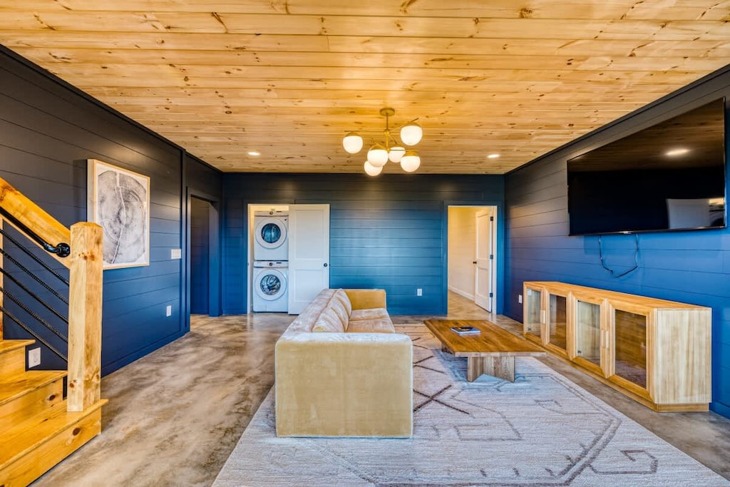 739bigsky-1809_AuroraHDR2019-edit