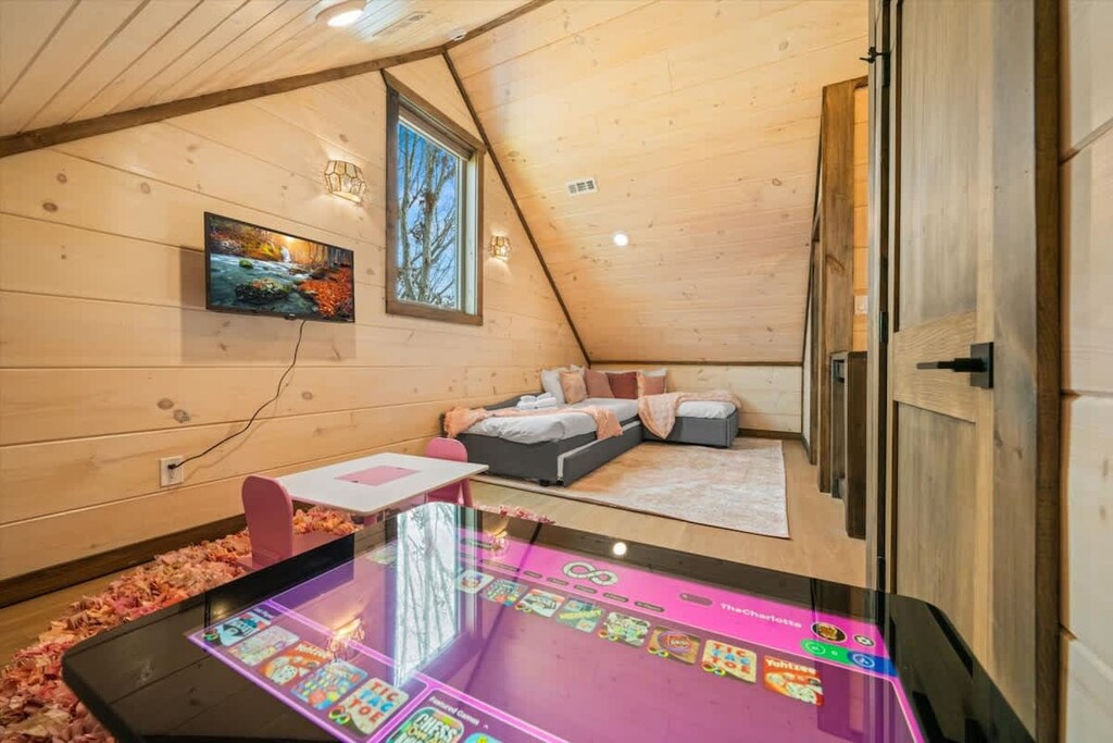 34-592-Warbonnet-Wy-Pigeon-Forge-TN-34