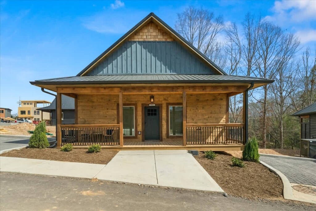 01-592-Warbonnet-Wy-Pigeon-Forge-TN-1