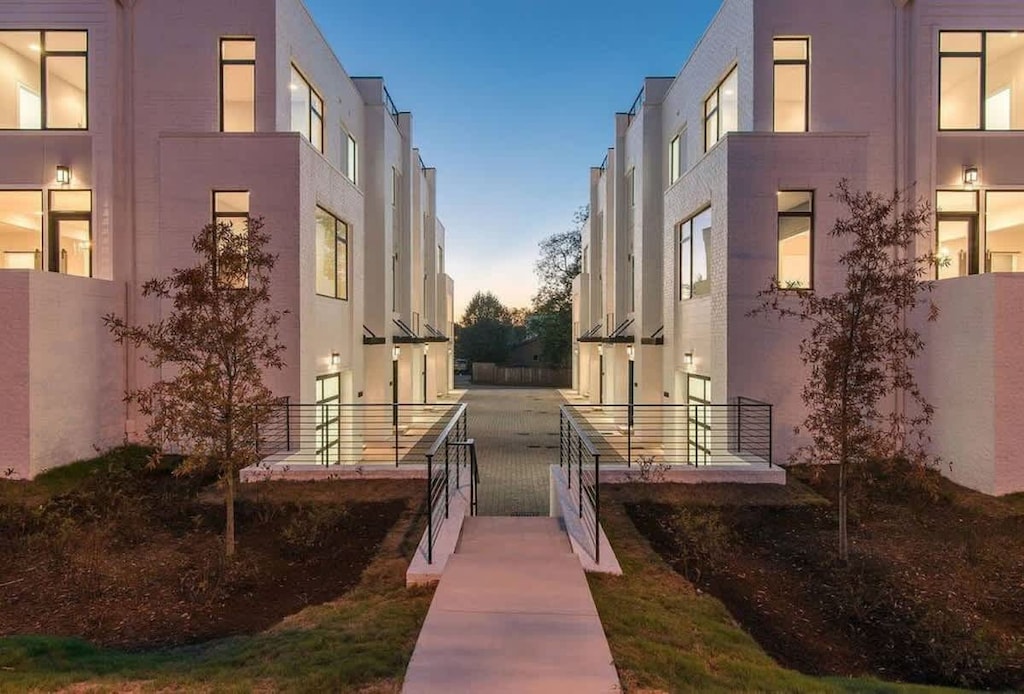 Welcome to Gathering at The Gulch. Unbeatable location with 4 side by side condos sleeping a total of 32