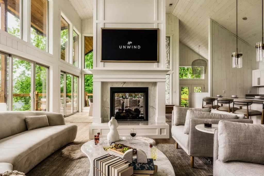 Welcome to Redtail Lodge - The Epitome of Luxury in the Smokies
