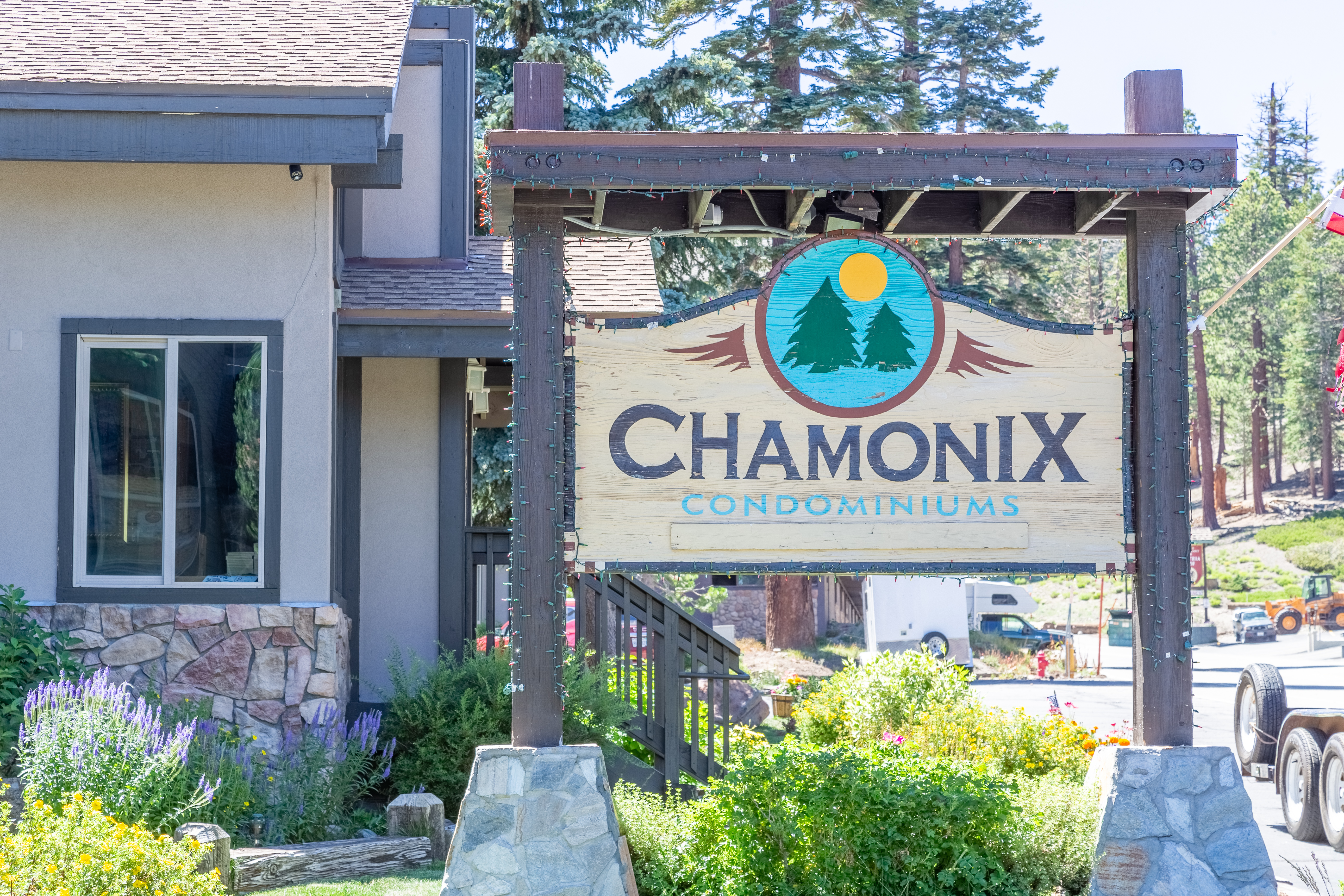 Walk to Canyon Lodge with Pool & Spa 573