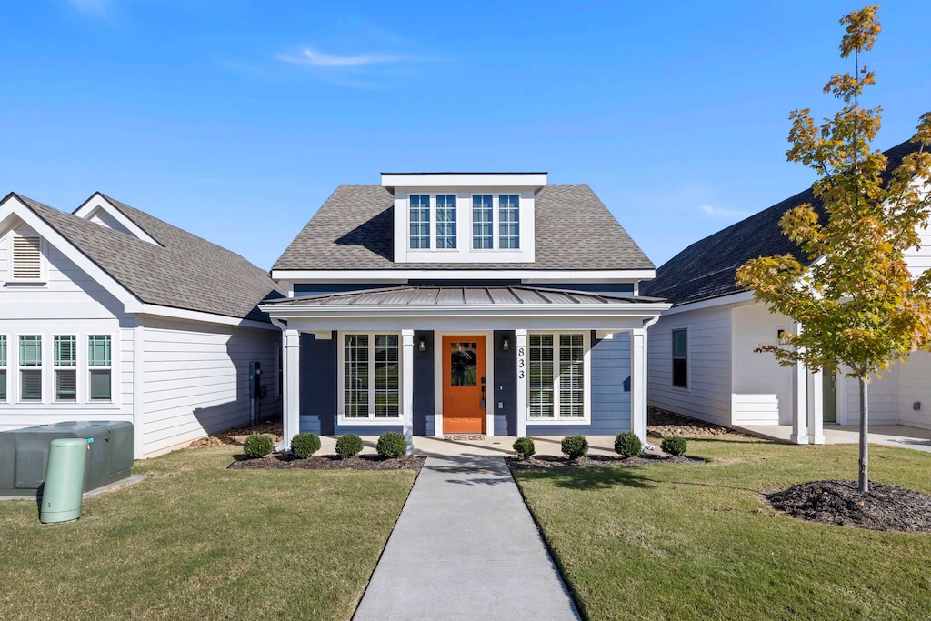 Our 3-bedroom home is nestled into a community with awesome shared amenities like an outdoor pool, a pickle ball court, and clubhouse with a gym and billiards table!