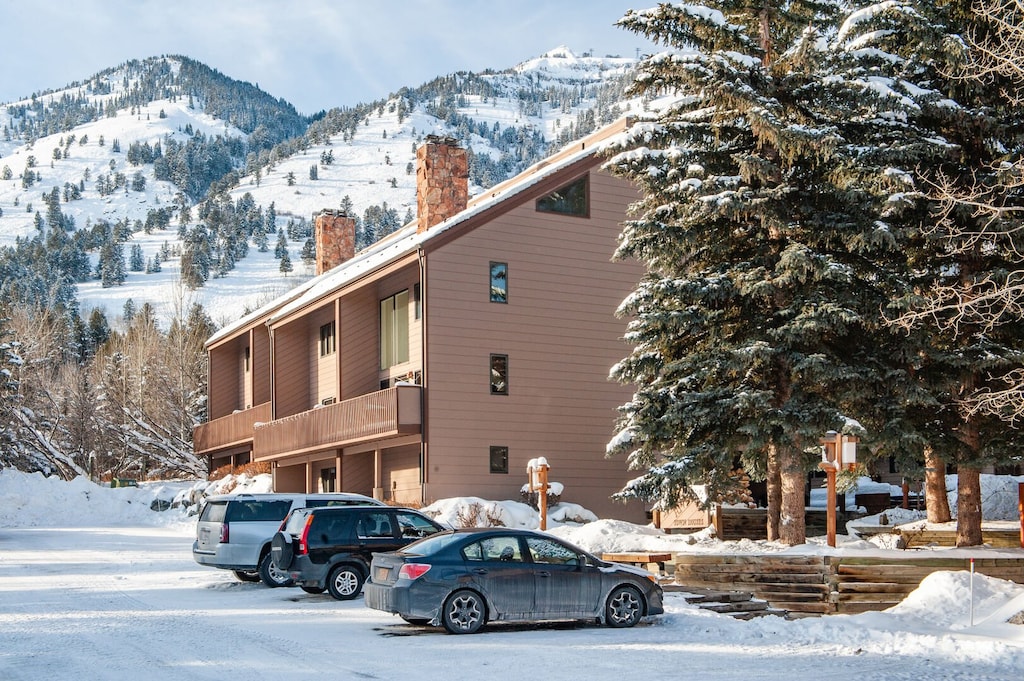 Winter Parking Exterior--1 Parking space permitted.