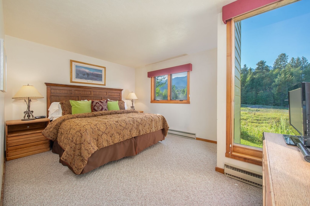 King Bedroom (Now with white bedding)