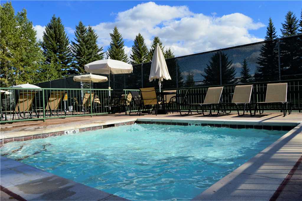 Sundance Club- 2 Hot Tubs (open seasonally)