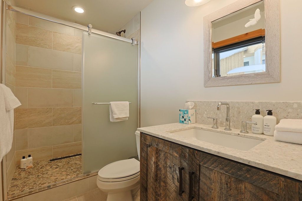 Guest House Studio - Full Bathroom