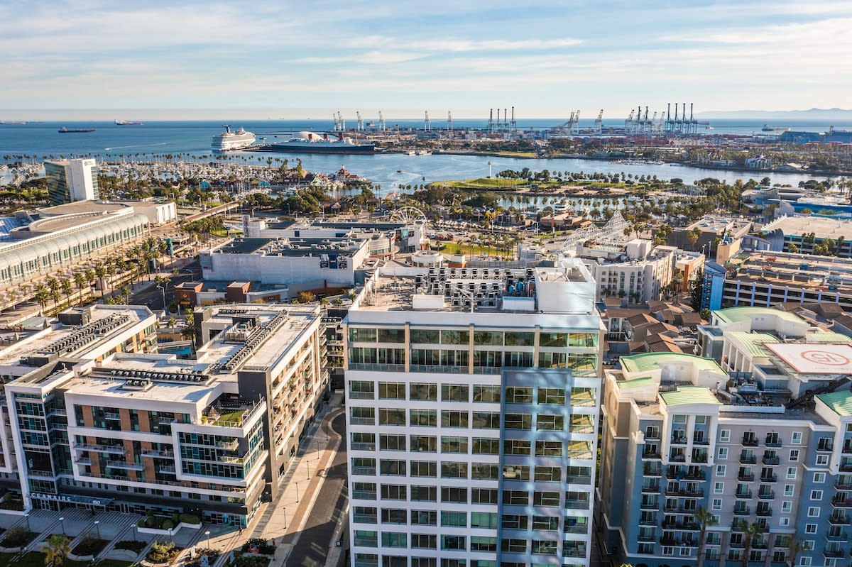 Sleek Corner | Ocean View