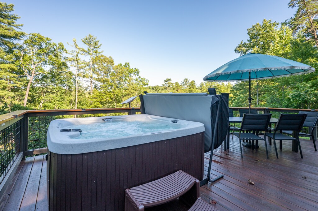 A Fine Piece of Aska - New Hot Tub