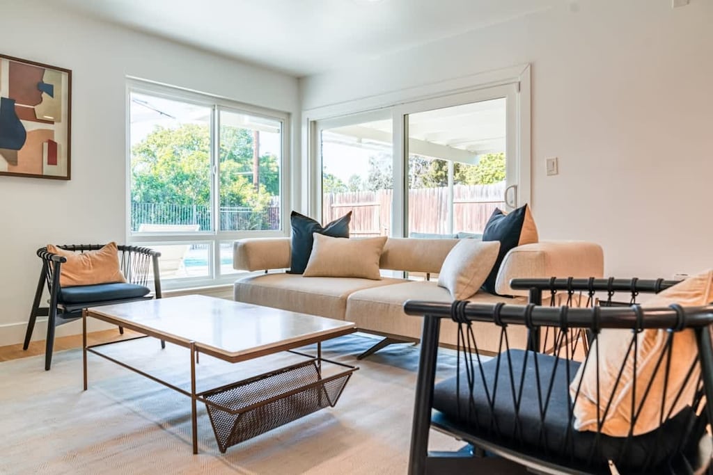 Welcoming space to gather with family or friends