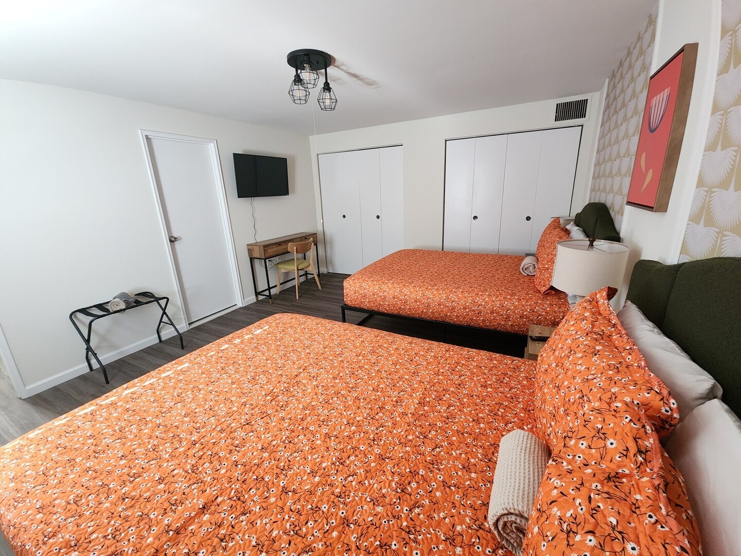 Uptown Grove AC-1 Block from Casino & Boardwalk!