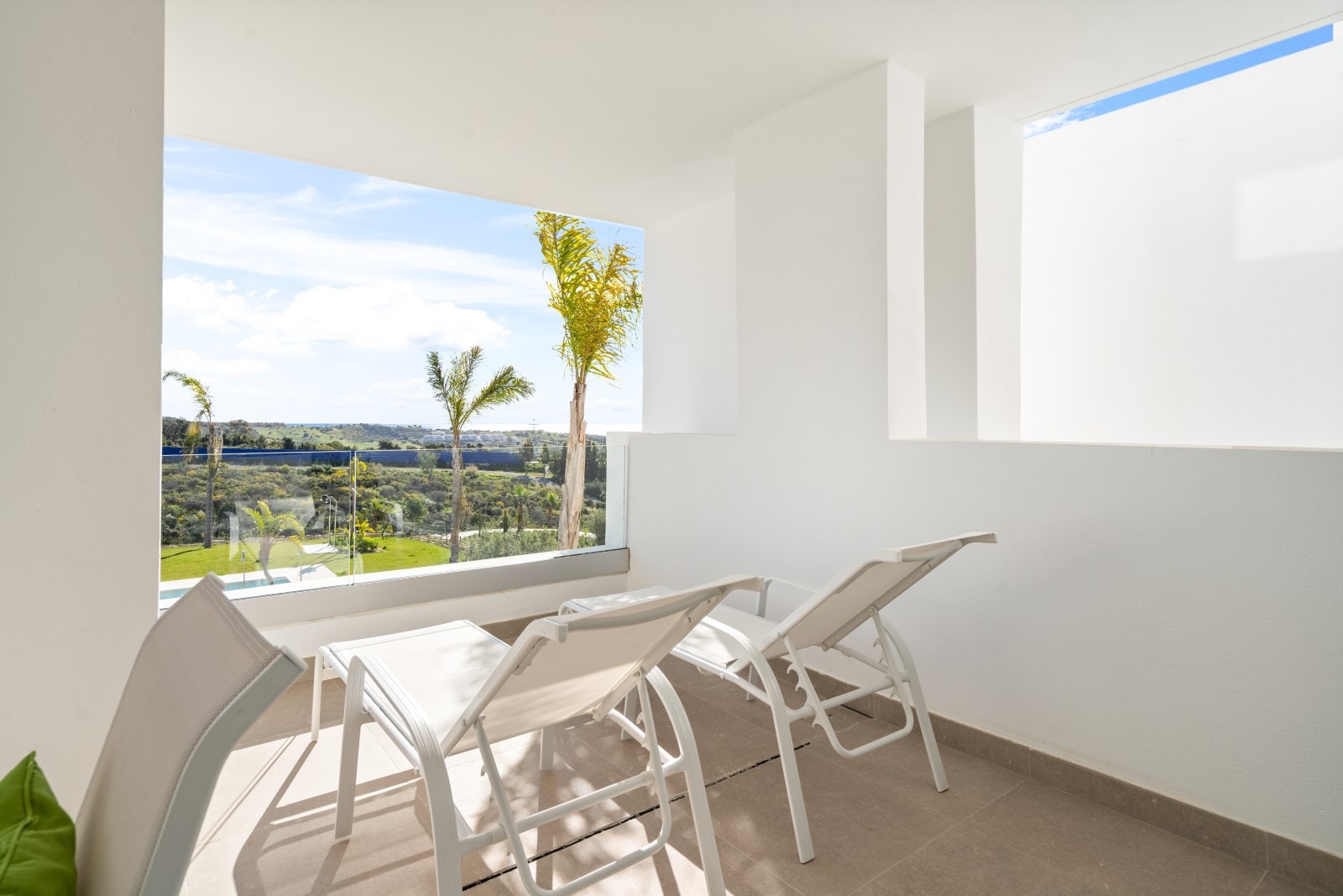 APARTMENT - ALCAZABA LAGOON APARTMENT - ALCAZABA LAGOON