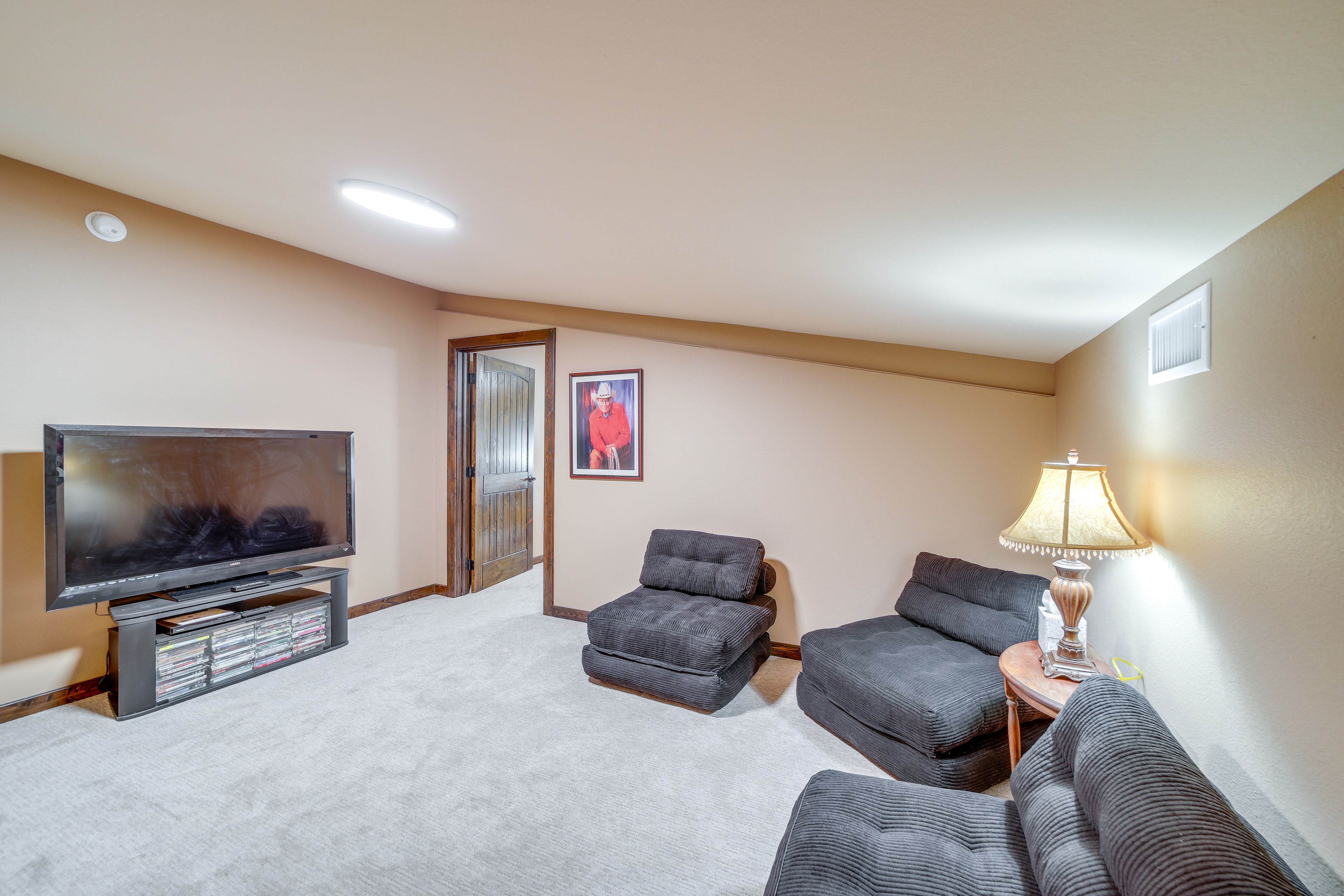 Hunt, Fish & Enjoy the Outdoors: Rural Atoka Home