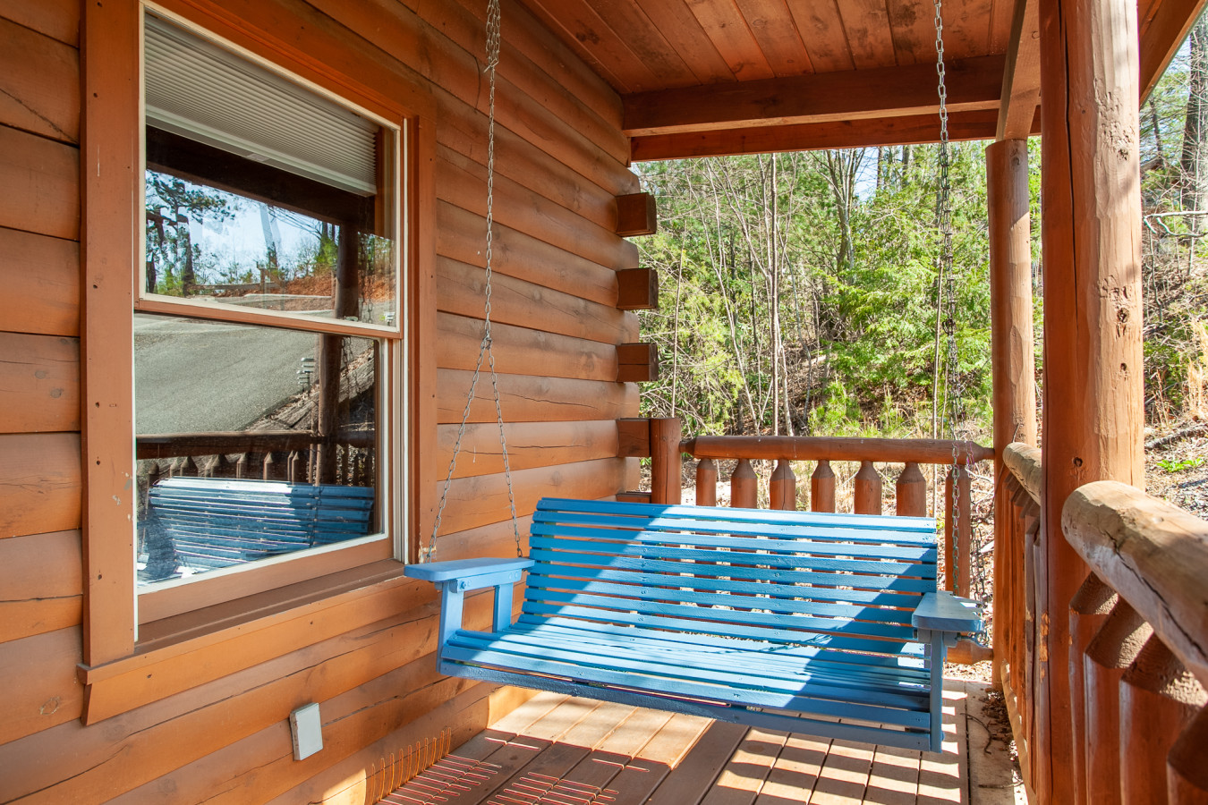 Blue Mist Lodge: Hot Tub, Outdoor Lounge, MORE