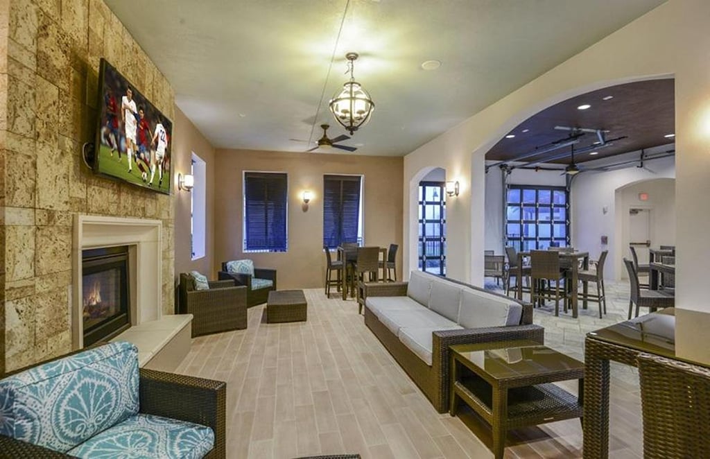 Windsor At Westside Resort Lounge