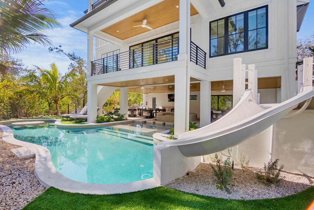 Private Pool and Spa, Waterslide