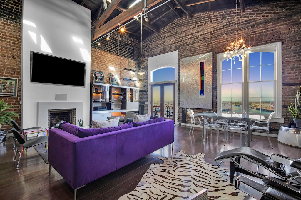 Welcome to High Cotton!