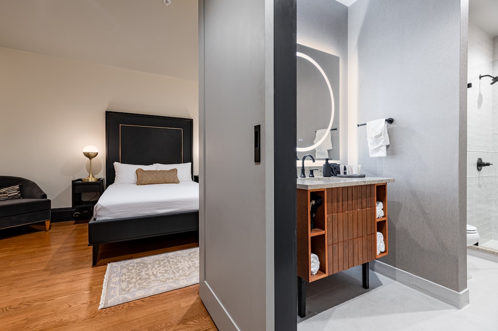 Bedroom 3 - En-suite bathroom