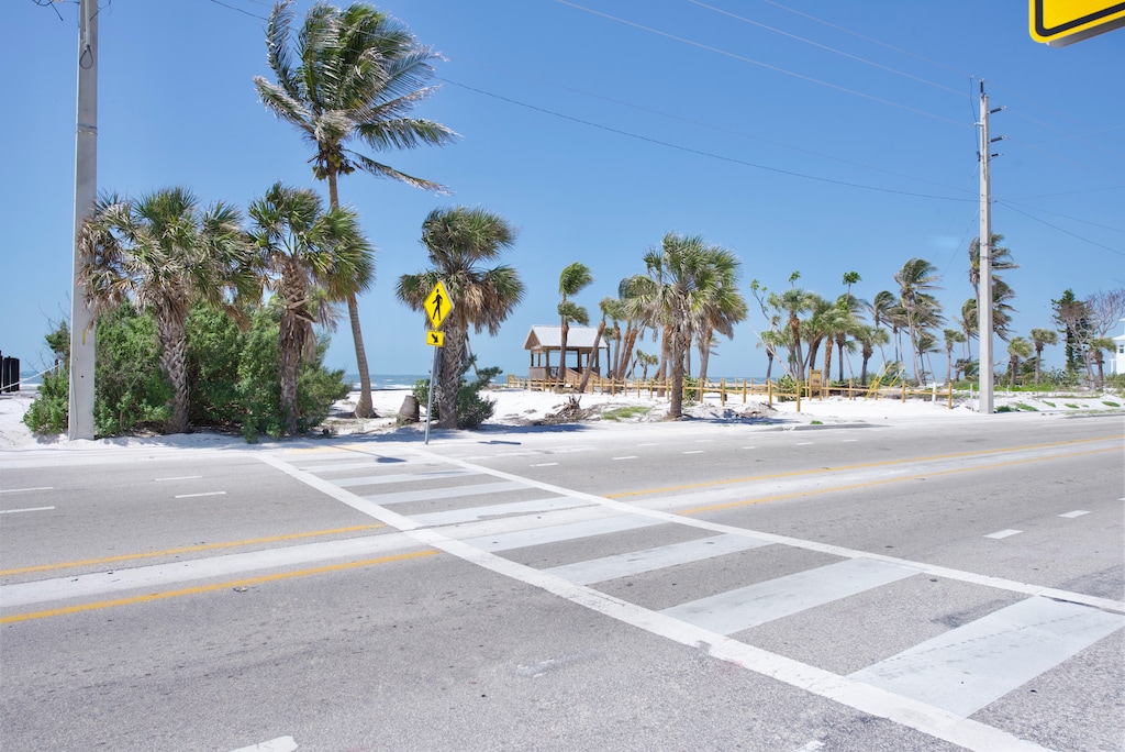 Access to beach entrance