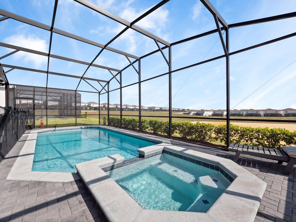 Luxurious Pool and Spa (Pool/Spa Heat & Grill Rentals Available for Additional Fee)