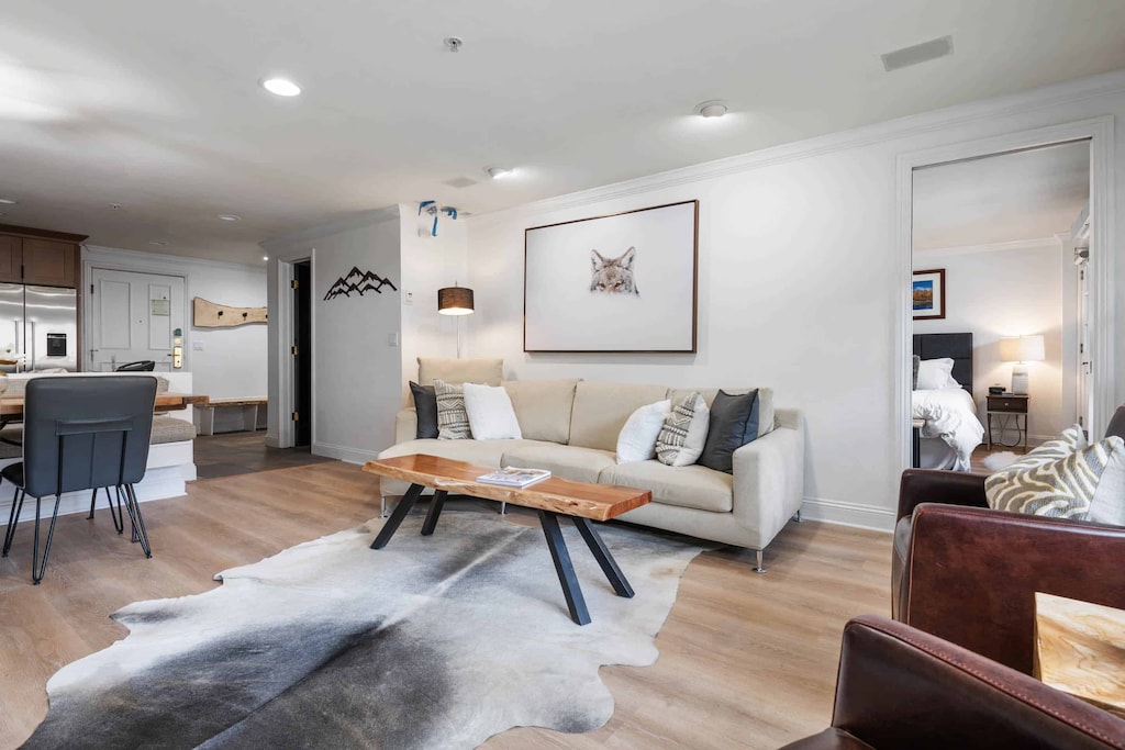 lodgetower-178-5946_52071618733_o