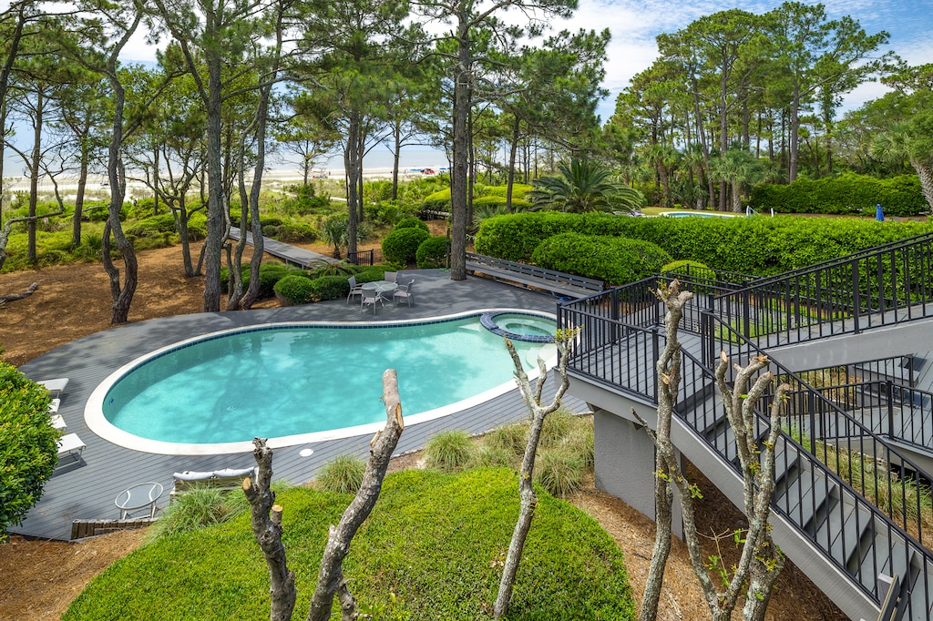 Private Pool with Large Deck Overlooking Ocean!