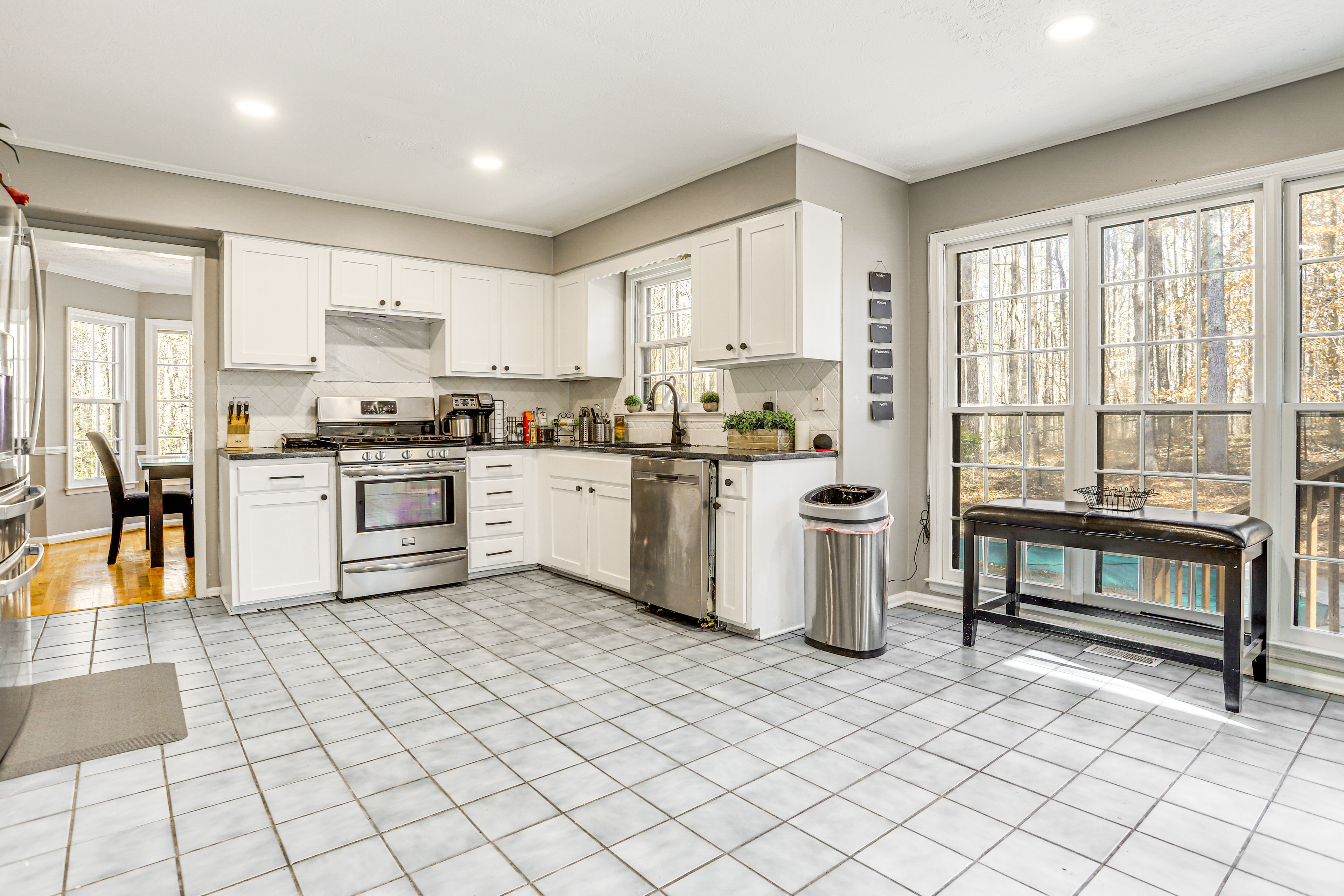 Private Hot Tub & Deck: Family Gem in Alpharetta